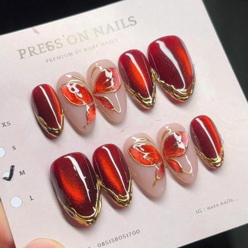Künstlerisches Press-On-Nagel-Set mit Schmetterlingsdesign Karnz