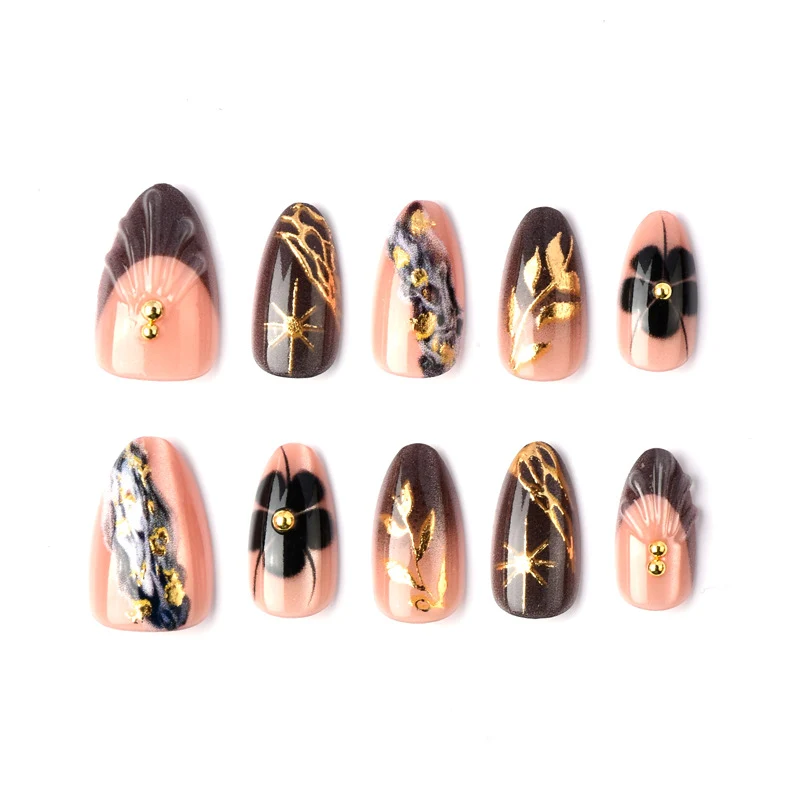 Künstlerisches Press-On Nageldesign Karnz