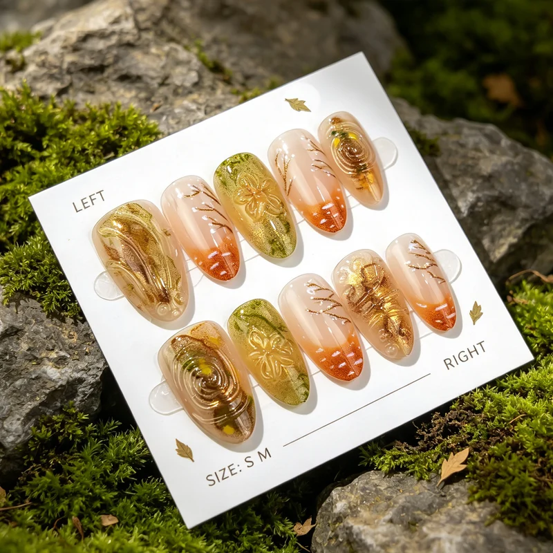 Künstlerisches Press-On Nagelkunstset mit floralen Details Karnz