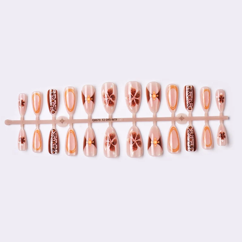 Künstlerisches Press-On Nagelkunstset mit floralen und tierischen Drucken Karnz