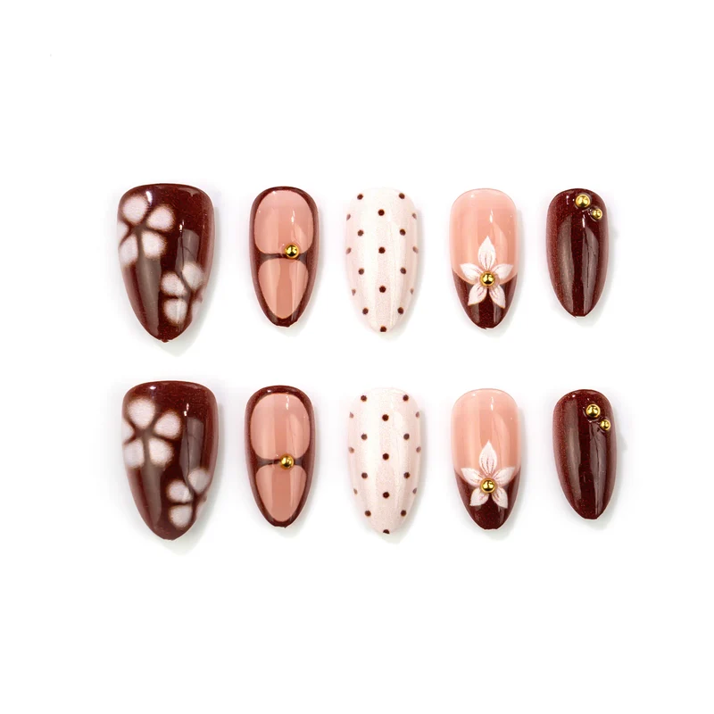 Künstlerisches Nagelkunstdesign Karnz