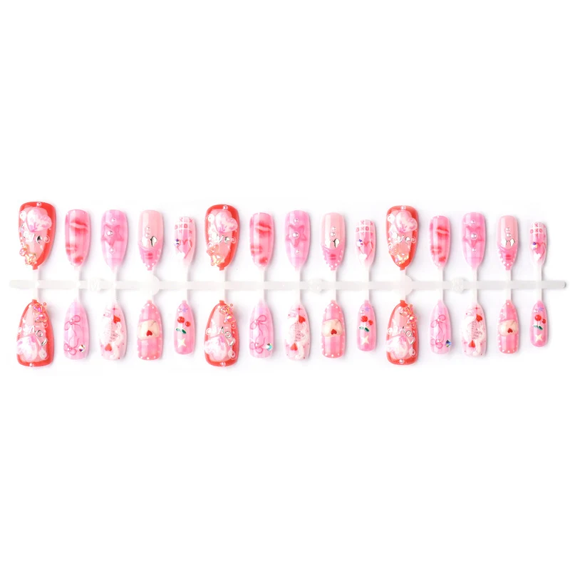 Künstlerisches Herz-Themen Press-On Nagelkunst Set Karnz