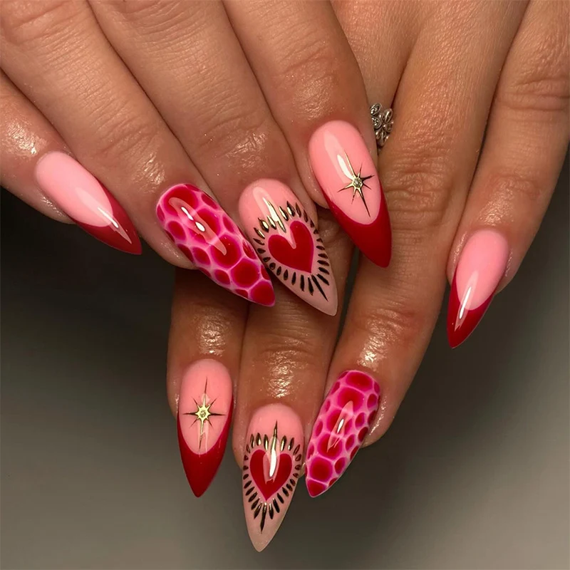 Künstlerisches Herz-inspiriertes Press-On Nagelkunst Set Karnz