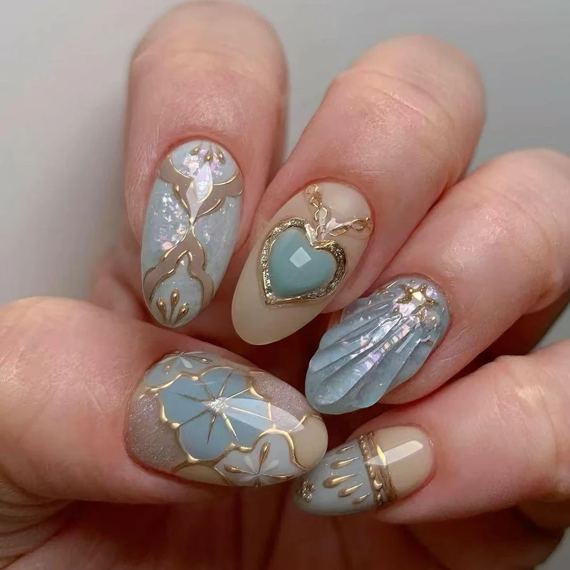 Künstlerische Herz-inspirierte Press-on Nagelkunst Karnz
