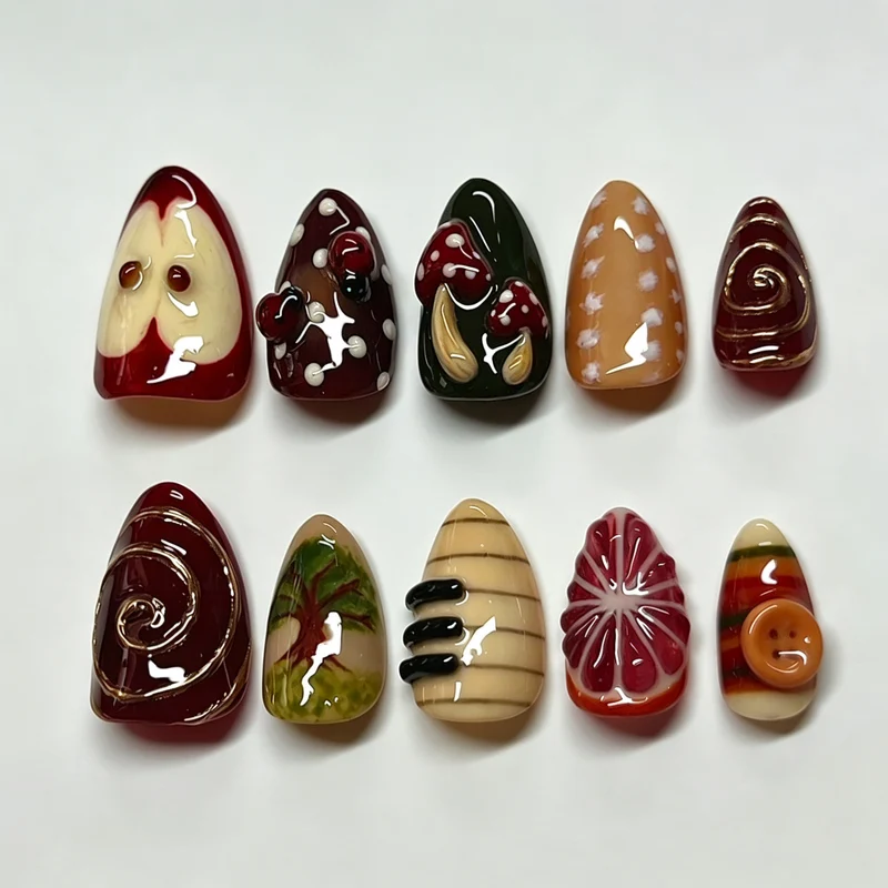 Künstlerisches handgemaltes Press-On Nagelset Karnz