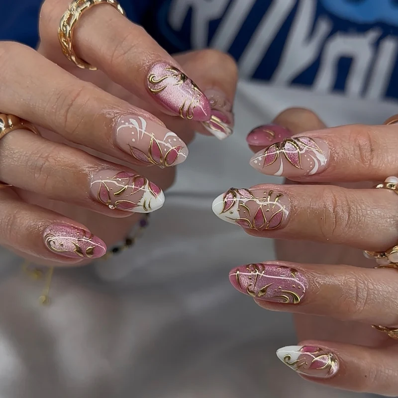Künstlerische goldene florale Druck-Nagelkunst Karnz