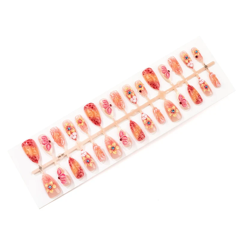 Künstlerische Blumendruck-Press-On-Nageldesigns Karnz