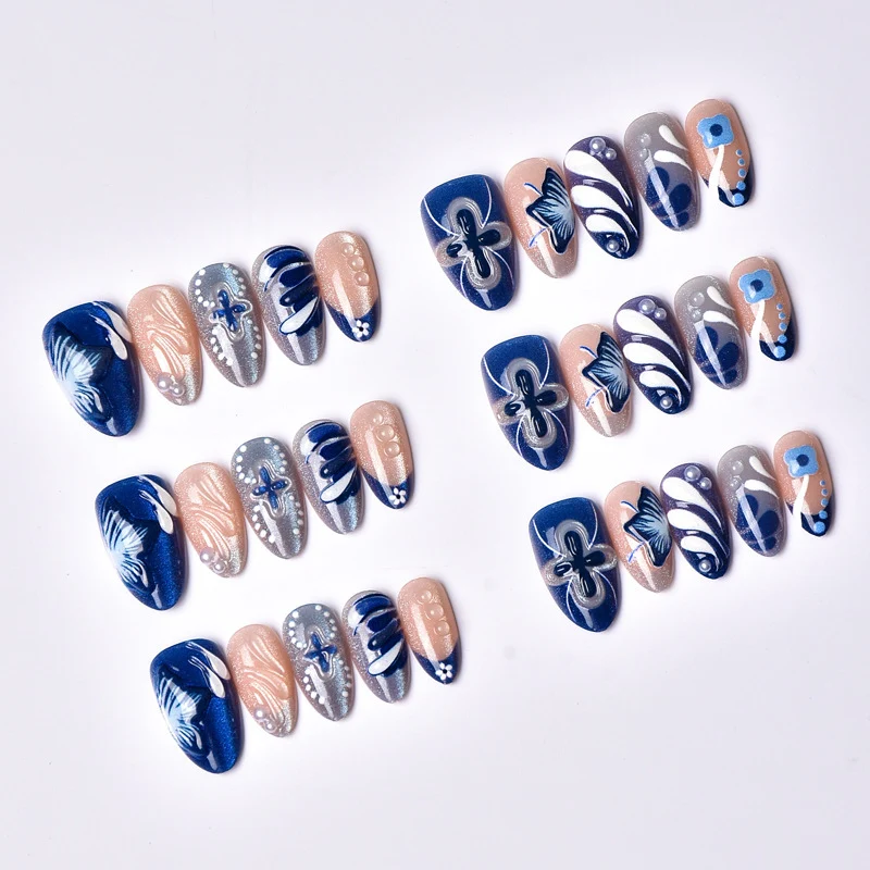 Künstlerisches florales Press-On-Nagelkunst-Set mit Perlenakzenten Karnz