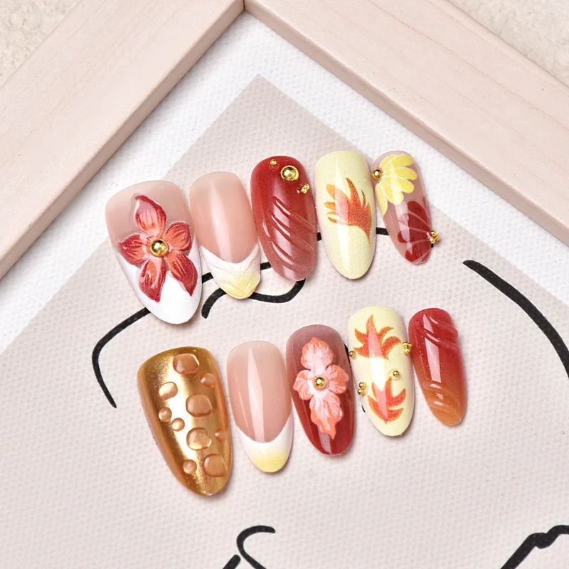 Künstlerisches Florales Handgemaltes Press-On Nagelset Karnz