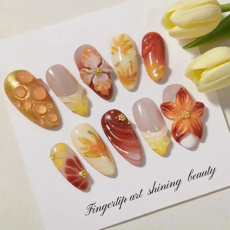 Künstlerisches Florales Handgemaltes Press-On Nagelset Karnz