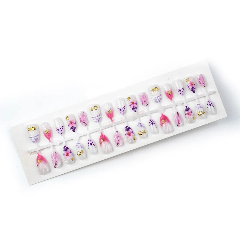Künstlerische floral-verzierte Press-On Nägel Karnz