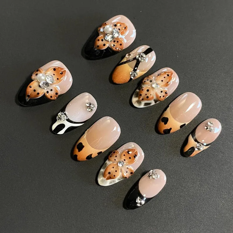 Künstlerisches Floral- und Leoparden-Design Press-On-Nagelset Karnz