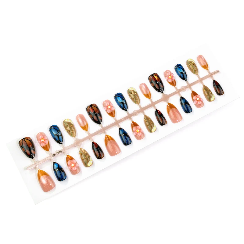 Künstlerisches Floral 3D Aufkleber-Nagelkunst-Set Karnz