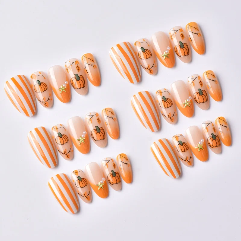 Künstlerisches herbstliches Press-On Nagelset Karnz