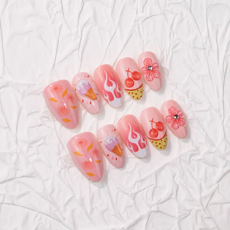 Künstlerische dessertthematische Press-On Nail Art Karnz