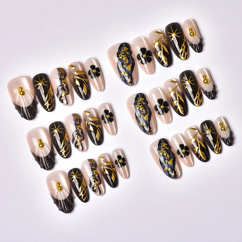 Künstlerisches Design Press-On Nagelkunst Set Karnz