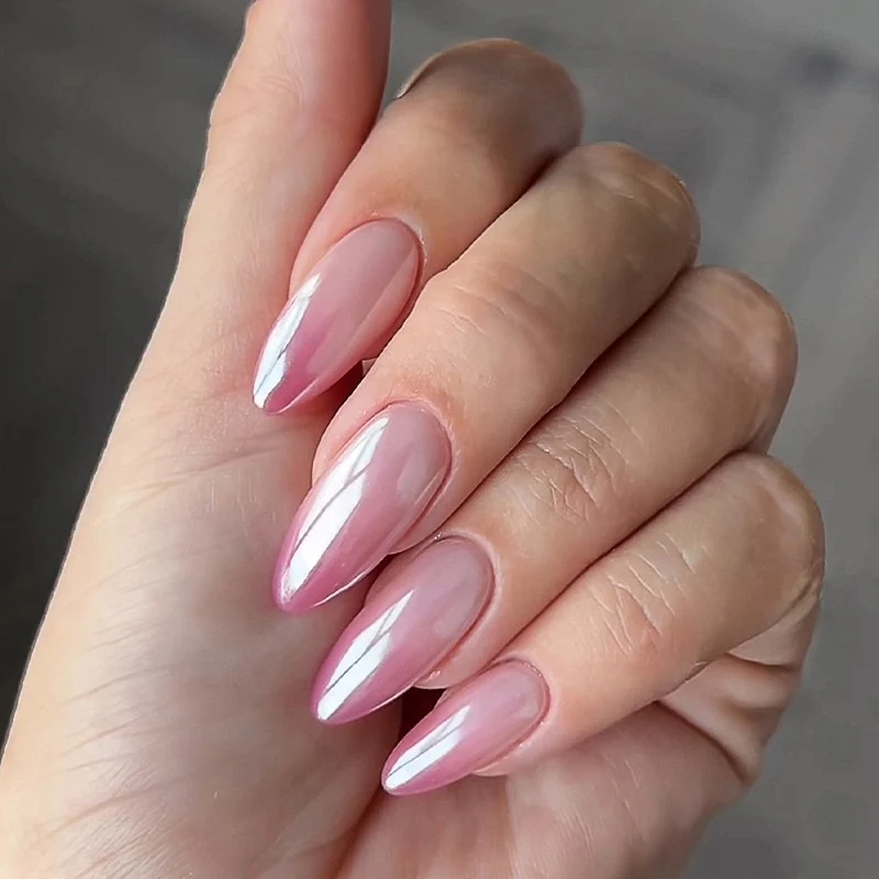 Stylisches Kunstnagelset mit schimmerndem Effekt Karnz