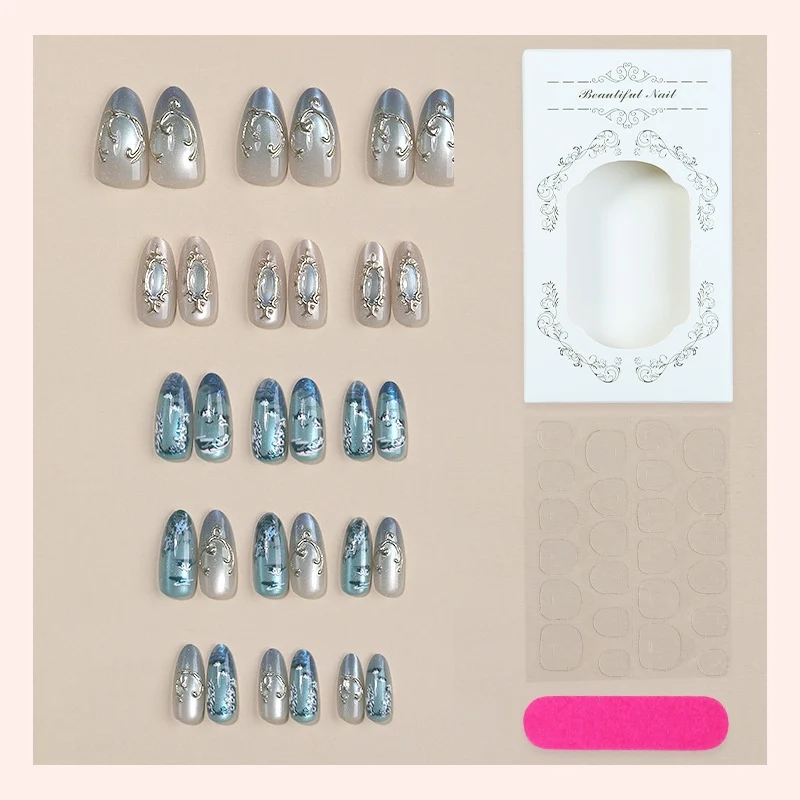 Luxus Kunstnagelset mit eleganten Glitzer- und 3D-Elementen Karnz