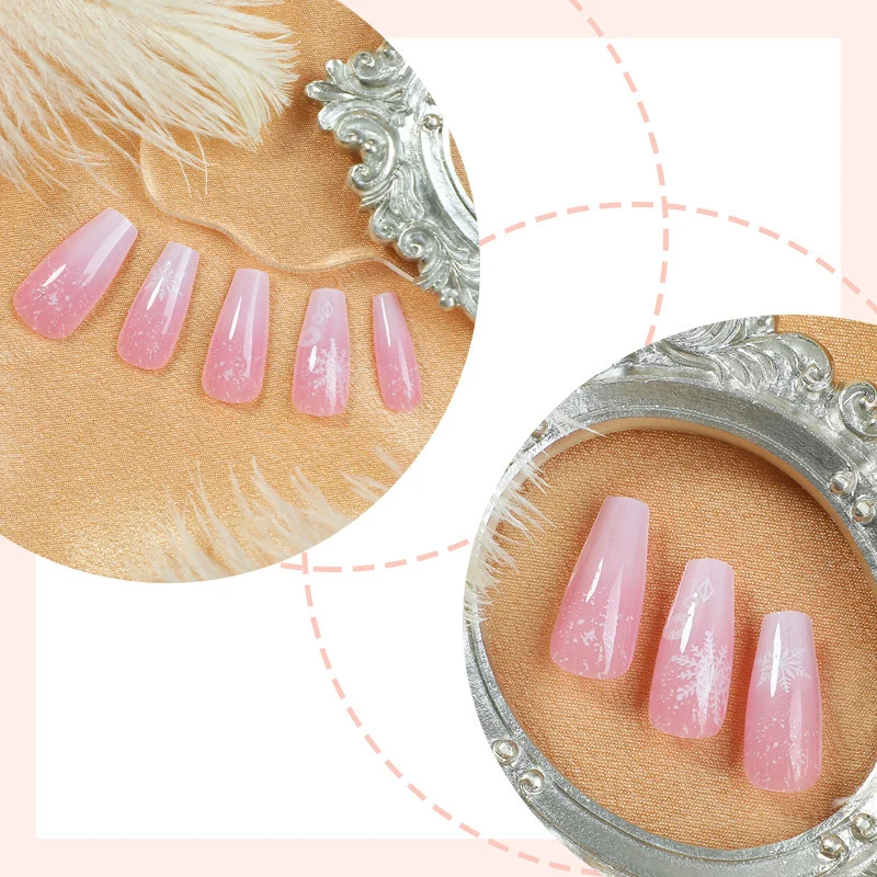 Kunstnagelset mit zartem Blumendesign Karnz