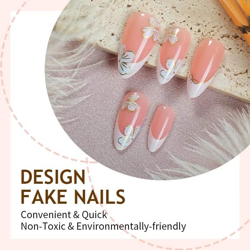 Kunstnagelset mit stylischen Blumen- und französischen Spitzen Designs Karnz