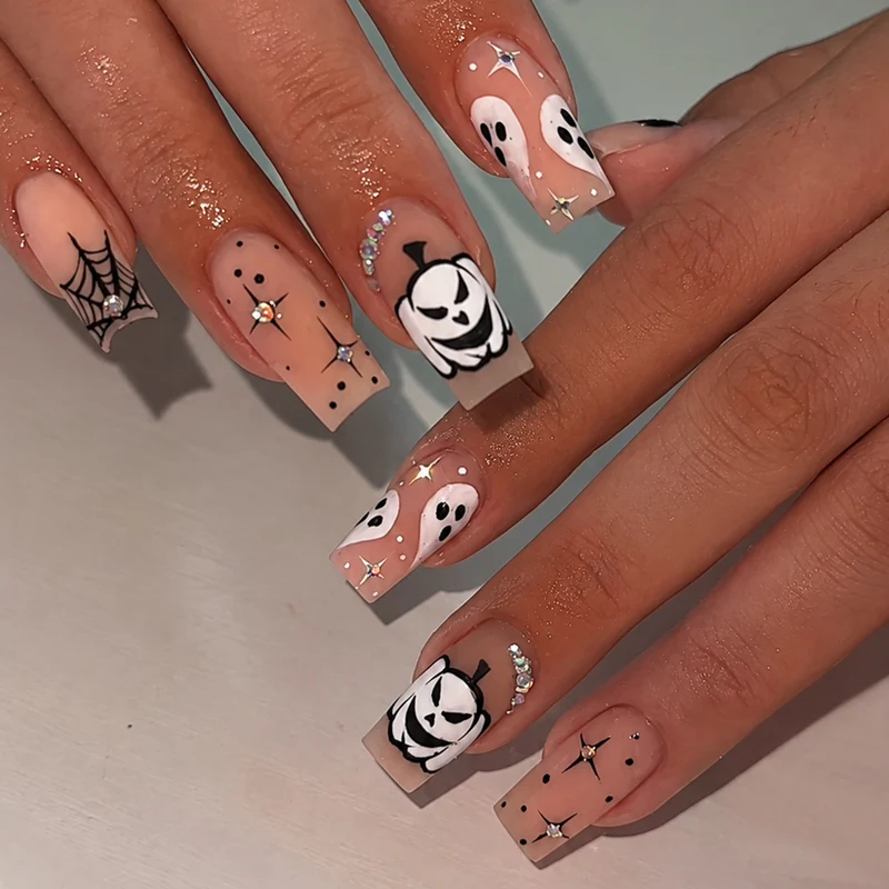 Kunstnagelset mit gruseligem Halloween-Motiv Karnz