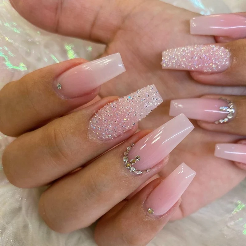 Kunstnagelset mit Glitzer- und Schneeflocken-Design Karnz