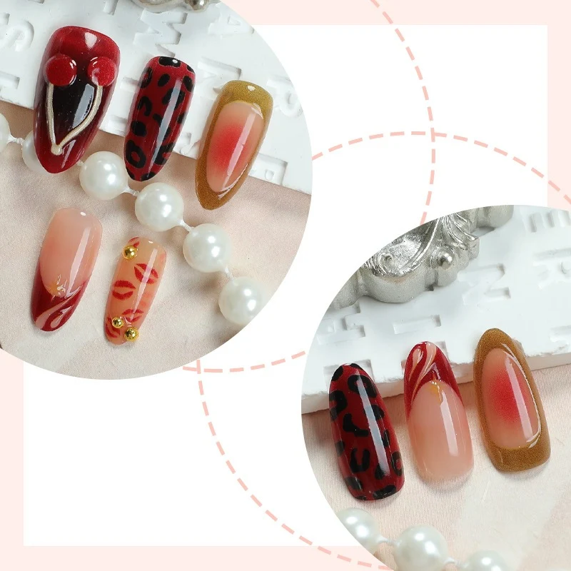 Kunstnagelset mit glamourösen Tierdruck und eleganten Akzenten Karnz