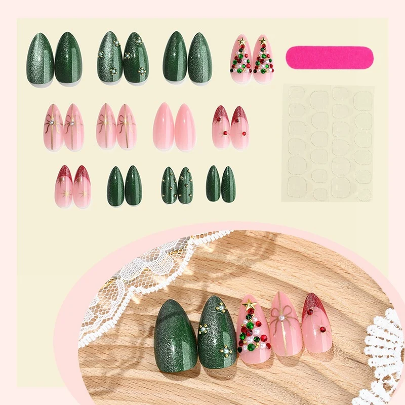 Kunstnagelset mit funkelnden Weihnachtsmotiven Karnz