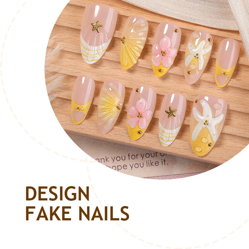Kunstnagelset mit floralen und maritime Akzenten Karnz