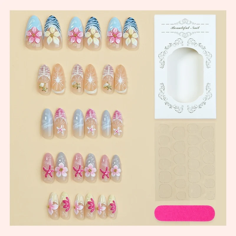 Kunstnagelset mit floralen Designs und eleganten Akzenten Karnz