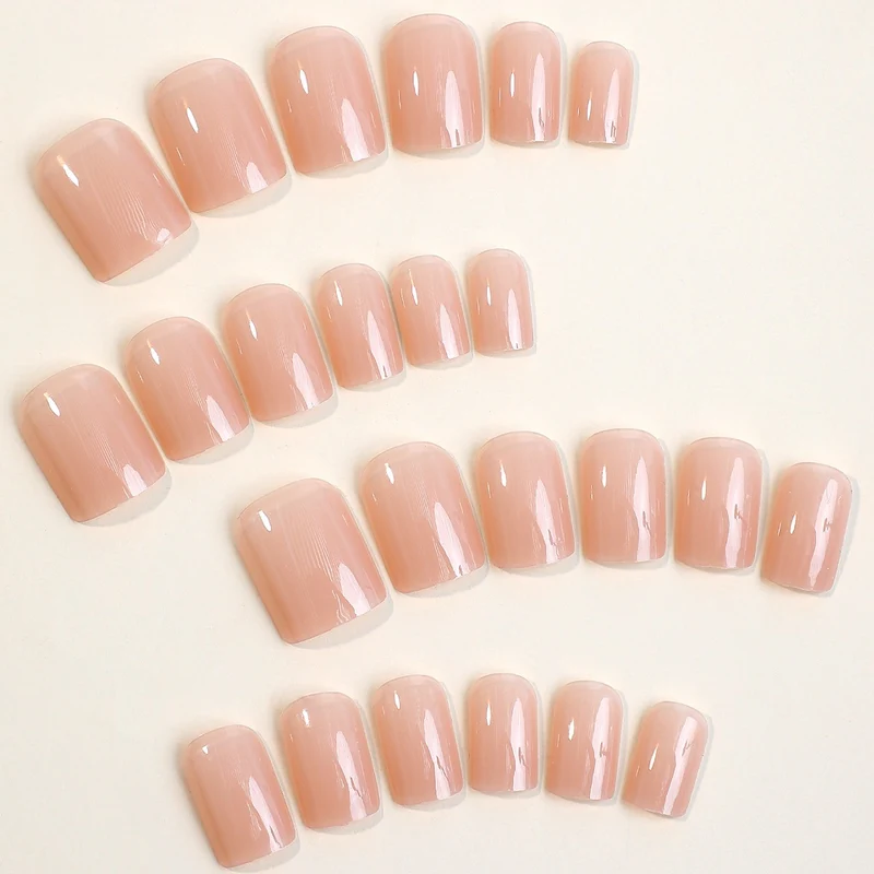 Kunstnagelset mit natürlichem Look und perfekter Passform Karnz