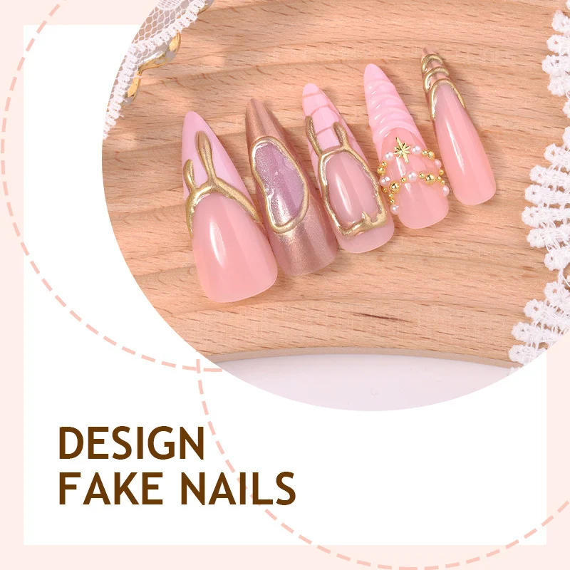 Kunstnagelset mit luxuriösen rosa Designs und Glamourösen Verzierungen Karnz