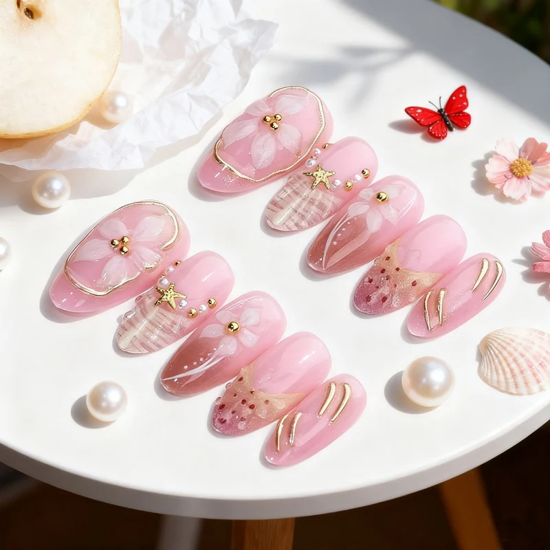 Kunstnagelset mit luxuriösen 3D-Blüten und edlen Akzenten Karnz