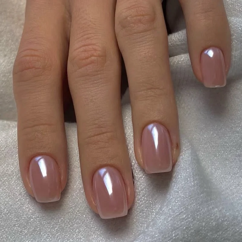 Kunstnagelset mit luxuriösem Hochglanz und eleganter Form Karnz