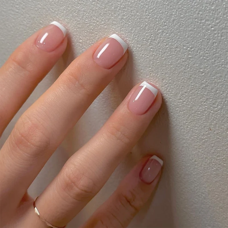Kunstnagelset mit kreativen Tier- und Glitzerdetails Karnz