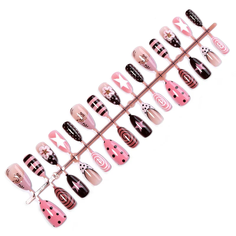 Kunstnagelset mit kreativen Mustern und einzigartigen Designs Karnz
