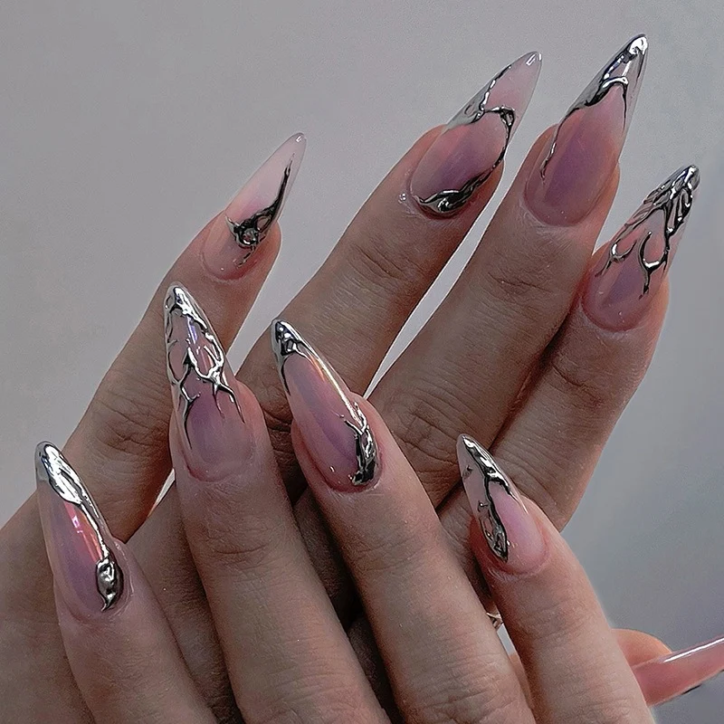 Kunstnagelset mit kreativen marmorierten Designs Karnz