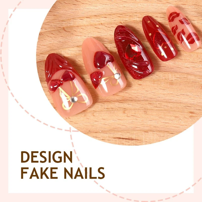 Kunstnagelset mit kreativen Herzdesigns Karnz