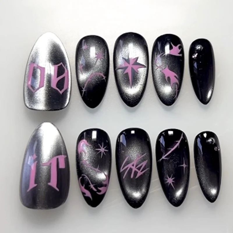 Kunstnagelset mit kreativen grafischen Designs Karnz