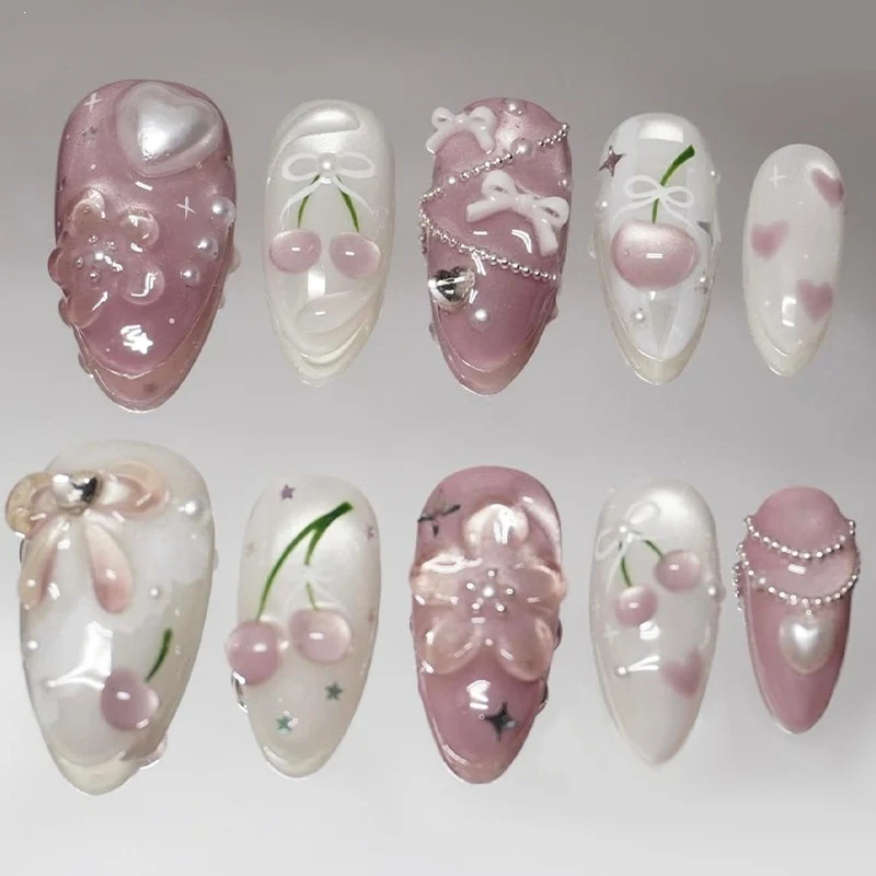 Kunstnagelset mit kreativen Blumen- und Glitzerelementen Karnz