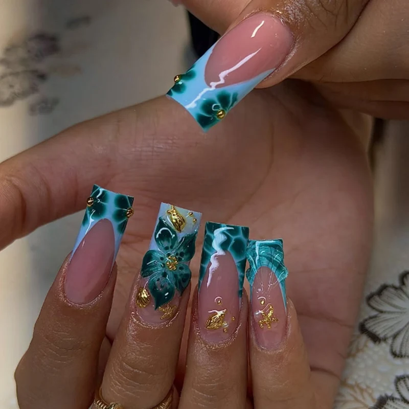 Kunstnagelset mit kreativen 3D-Blüten- und Glitzerelementen Karnz