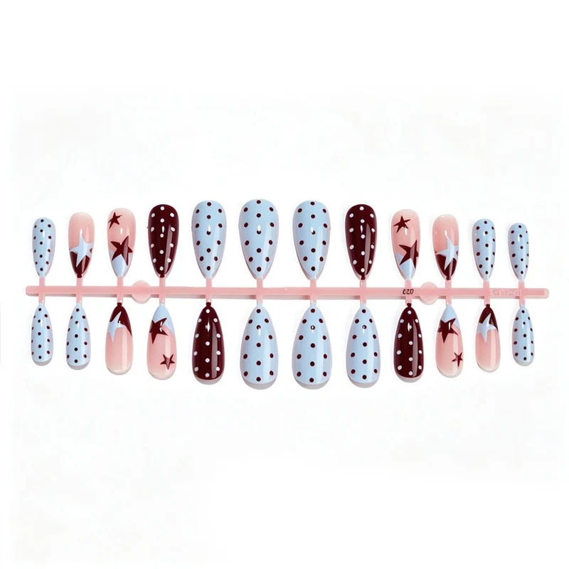 Kunstnagelset mit kreativem Punkt- und Sternen-Design Karnz