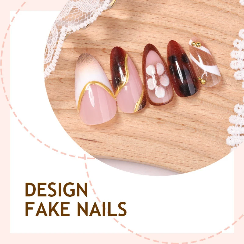 Kunstnagelset mit floralen Akzenten und eleganten Designs Karnz