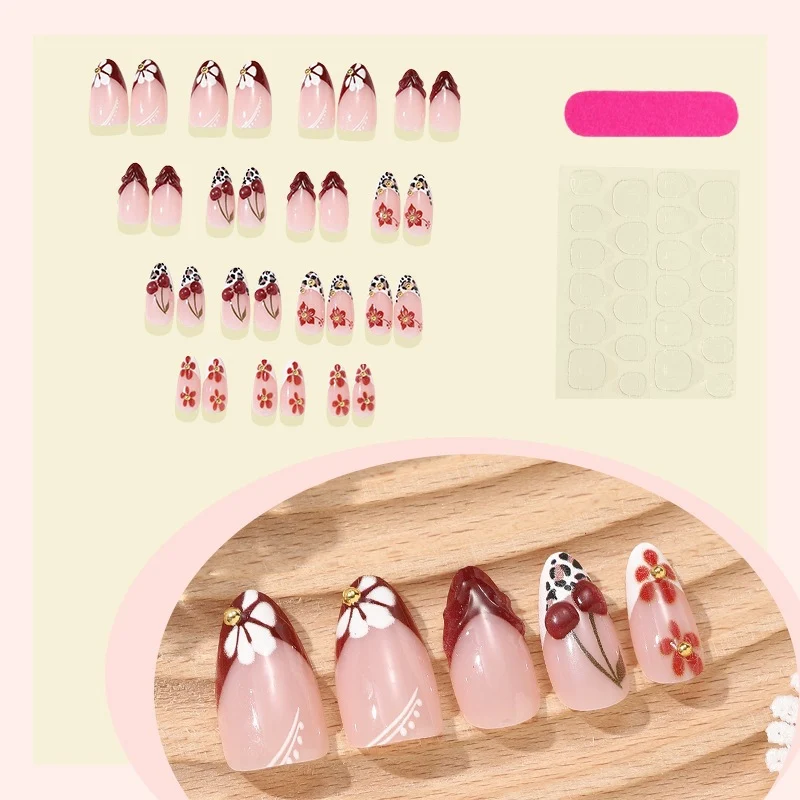 Kunstnagelset mit floralen 3D-Designs und eleganten Akzenten Karnz