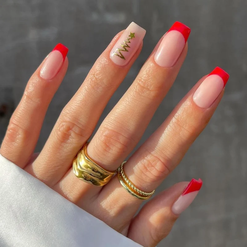 Kunstnagelset mit festlichem Winterthema Karnz