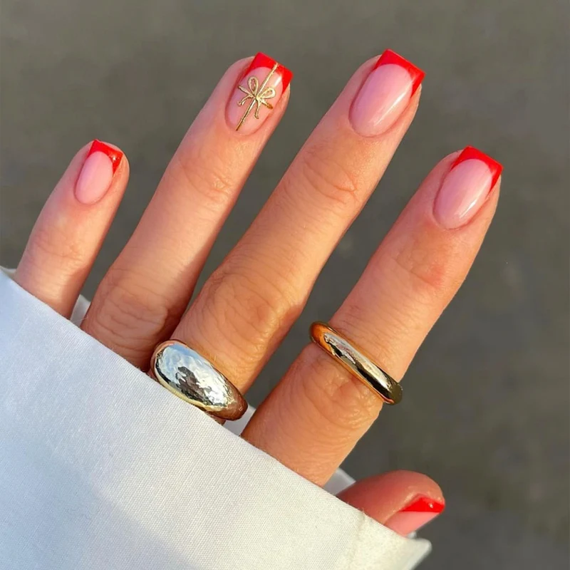 Kunstnagelset mit festlichem Winterthema Karnz