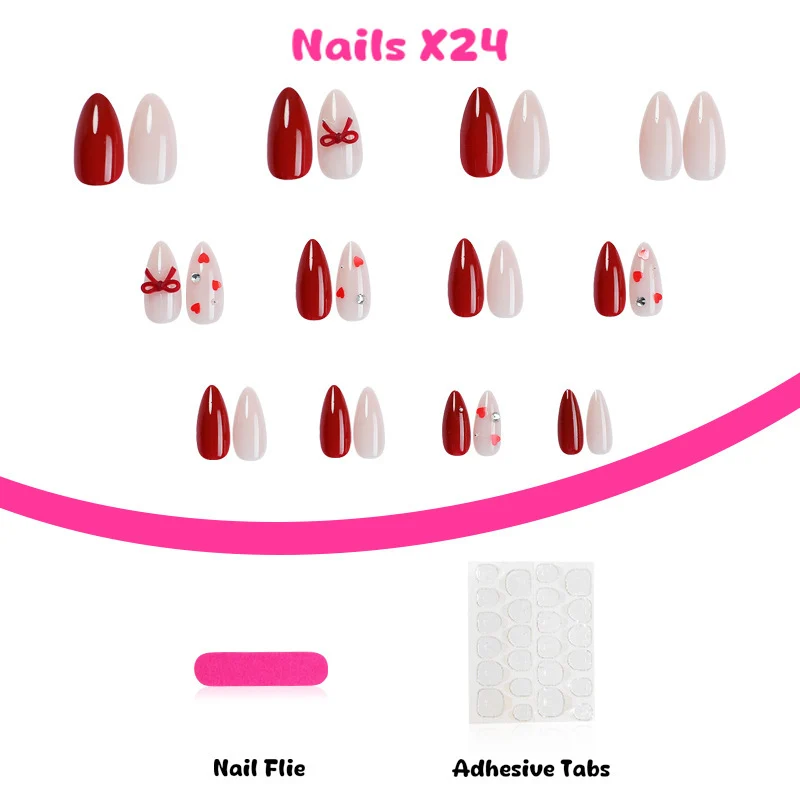 Kunstnagelset mit eleganten roten Details und Herzen Karnz
