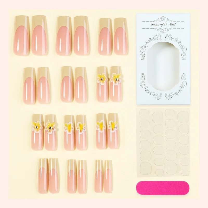 Kunstnagelset mit eleganten Flower-Designs Karnz