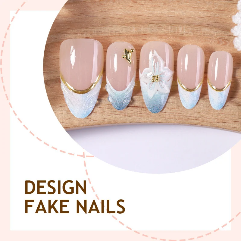Kunstnagelset mit eleganten Blüten- und Goldakzenten Karnz