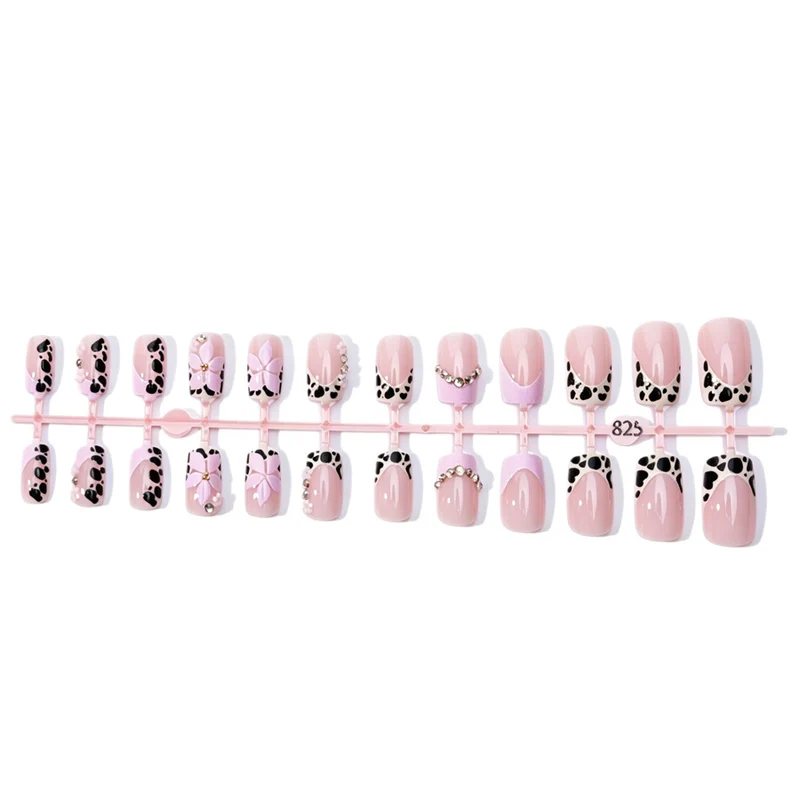 Kunstnagelset mit eleganten Blumen- und Spitzendesigns Karnz
